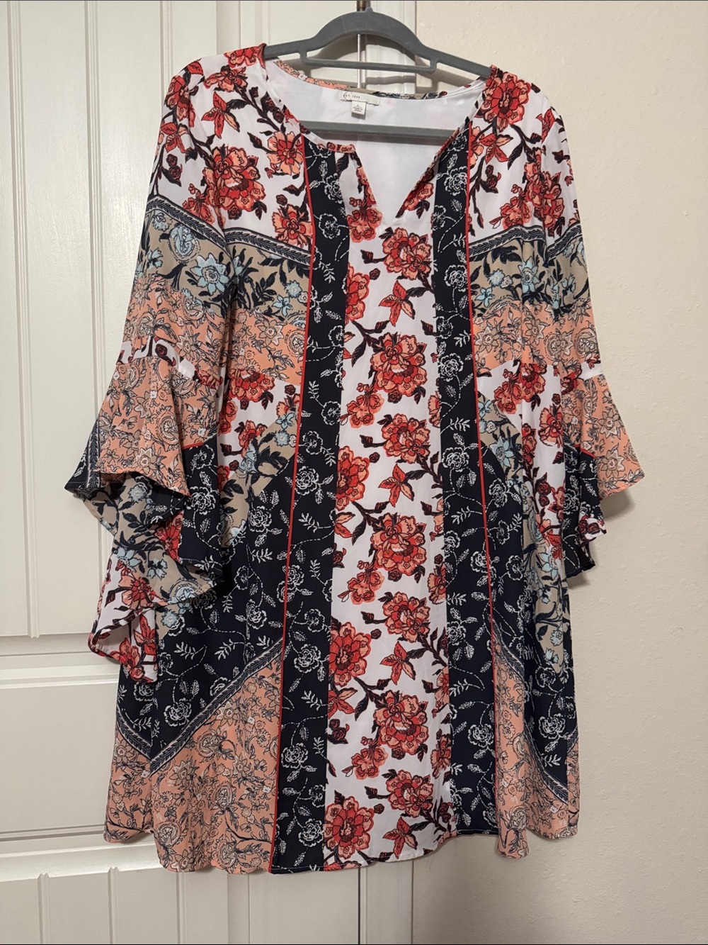 Women's Floral Bell-Sleeve Tunic Top - Red Floral
